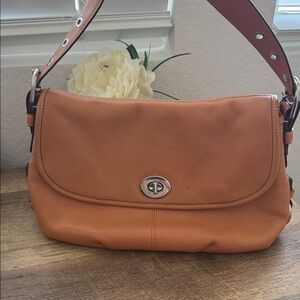 Coach purse EUC - Classic Turn-Lock Closure Orange